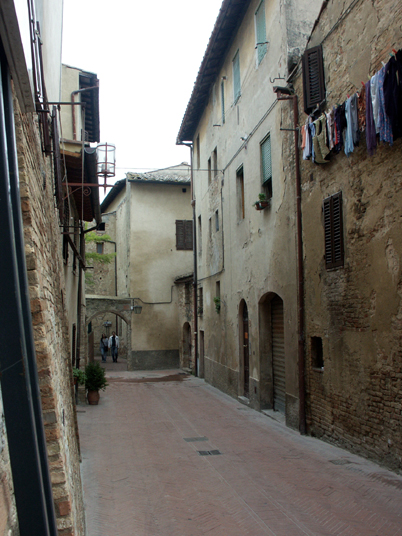 Gimignano 002.jpg - DCF 1.0